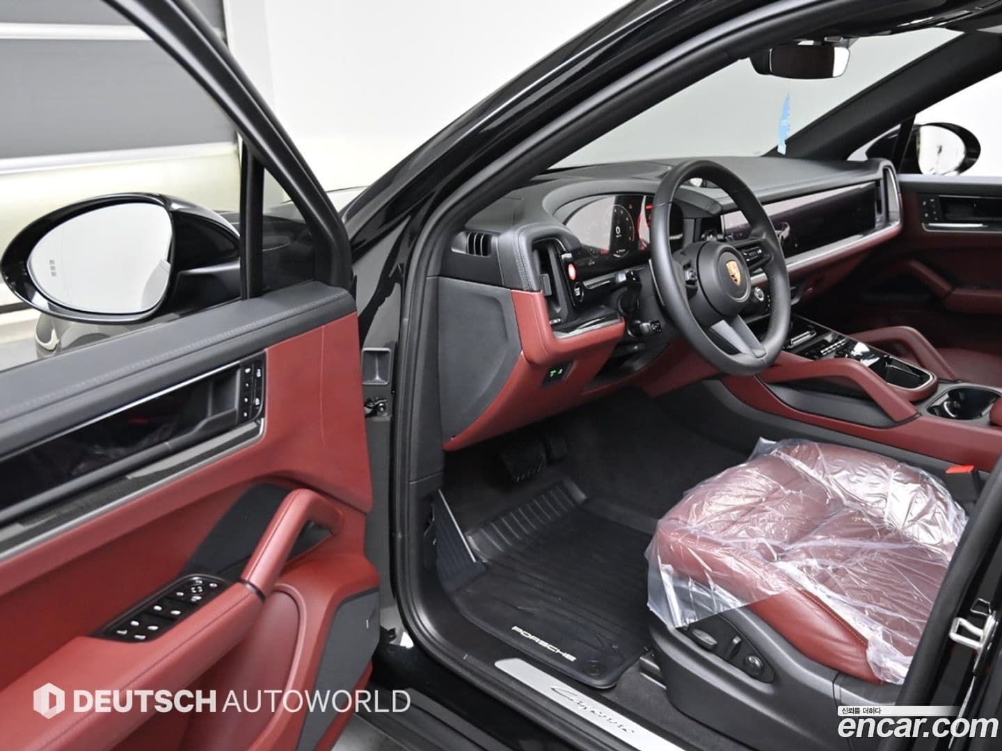 Main__Slider__Photo:Cayenne Porsche 2024.3-10