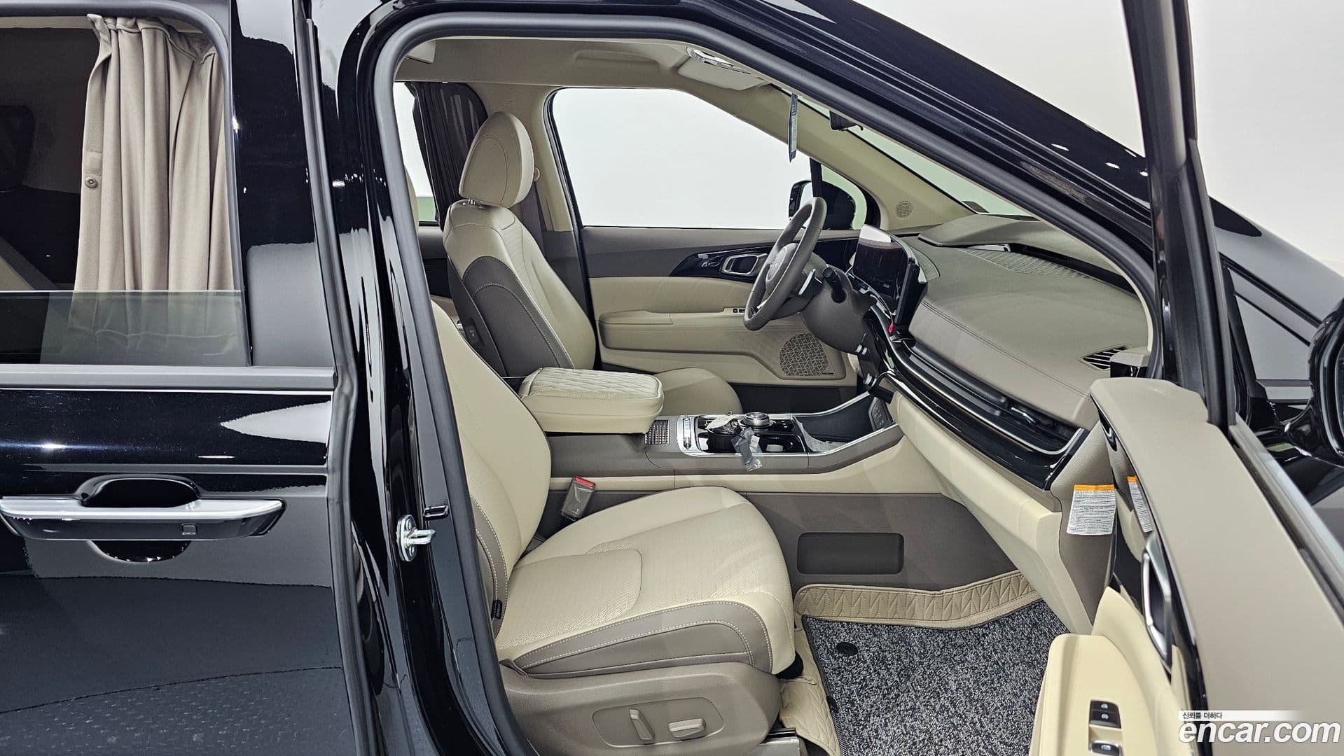 Main__Slider__Photo:Canival Kia 2024.4-9