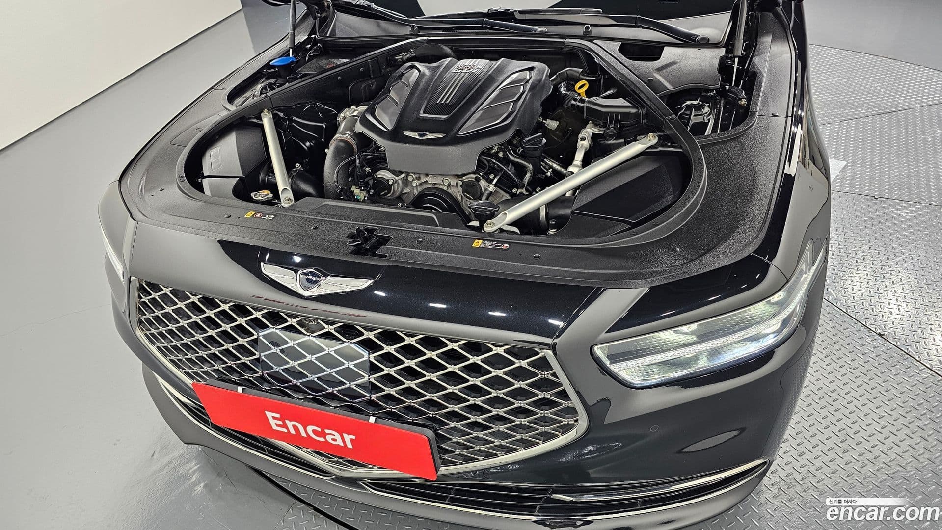 Main__Slider__Photo:G90 Genesis 2019.3-5