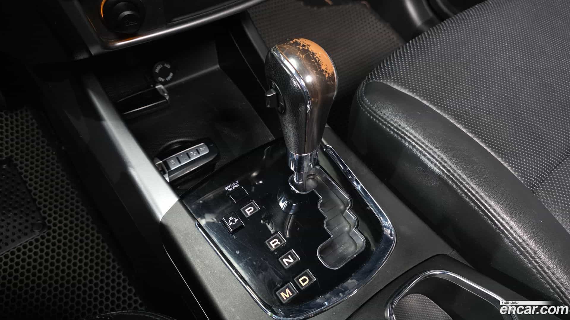 KORANDO KG_Mobility_Ssangyong 2015.5-INNER-009