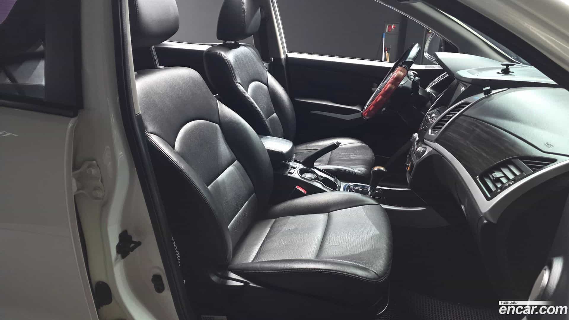 KORANDO KG_Mobility_Ssangyong 2015.5-INNER-010