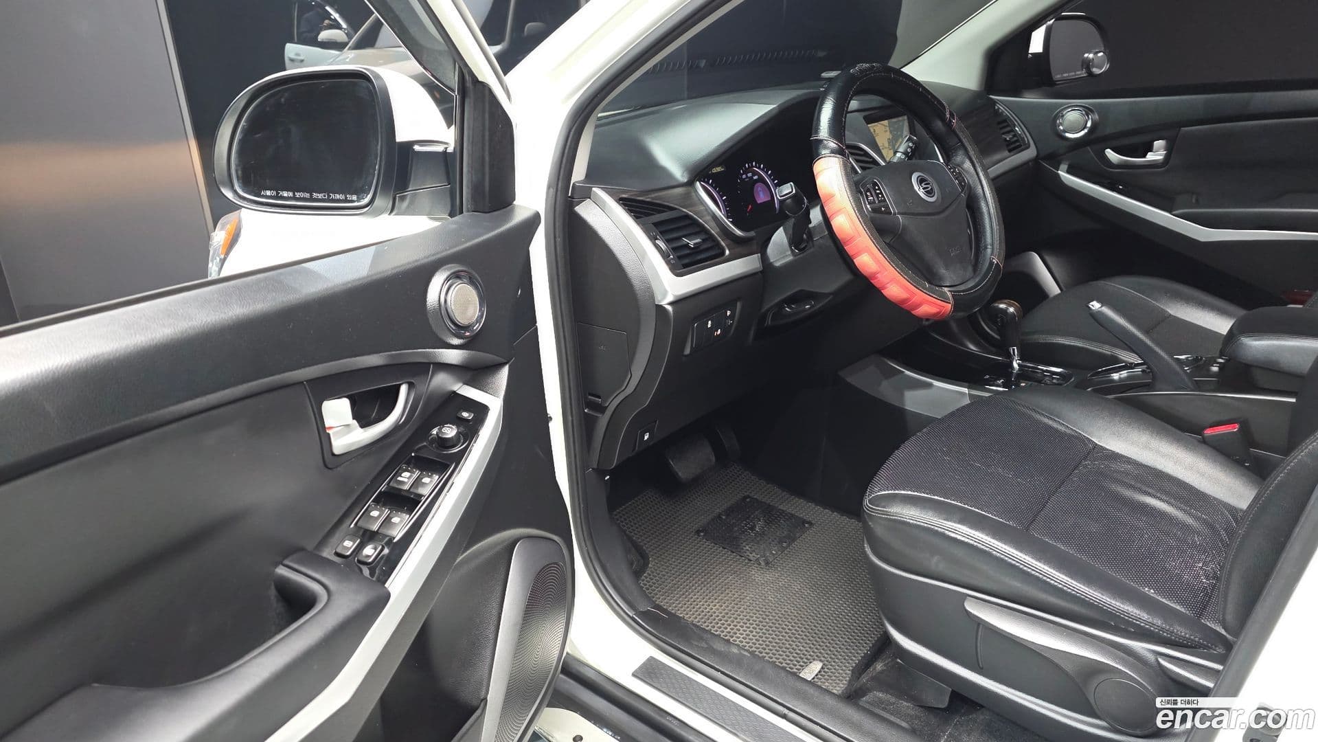 Main__Slider__Photo:KORANDO KG_Mobility_Ssangyong 2015.5-11