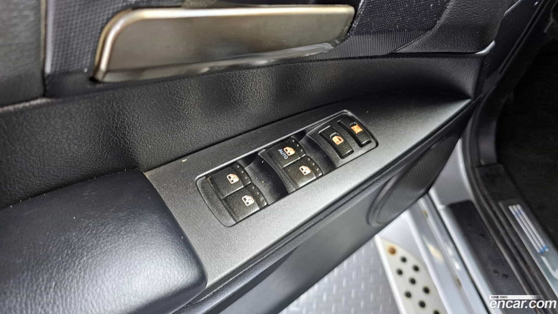 KORANDO KG_Mobility_Ssangyong 2012.0-OPTION-020