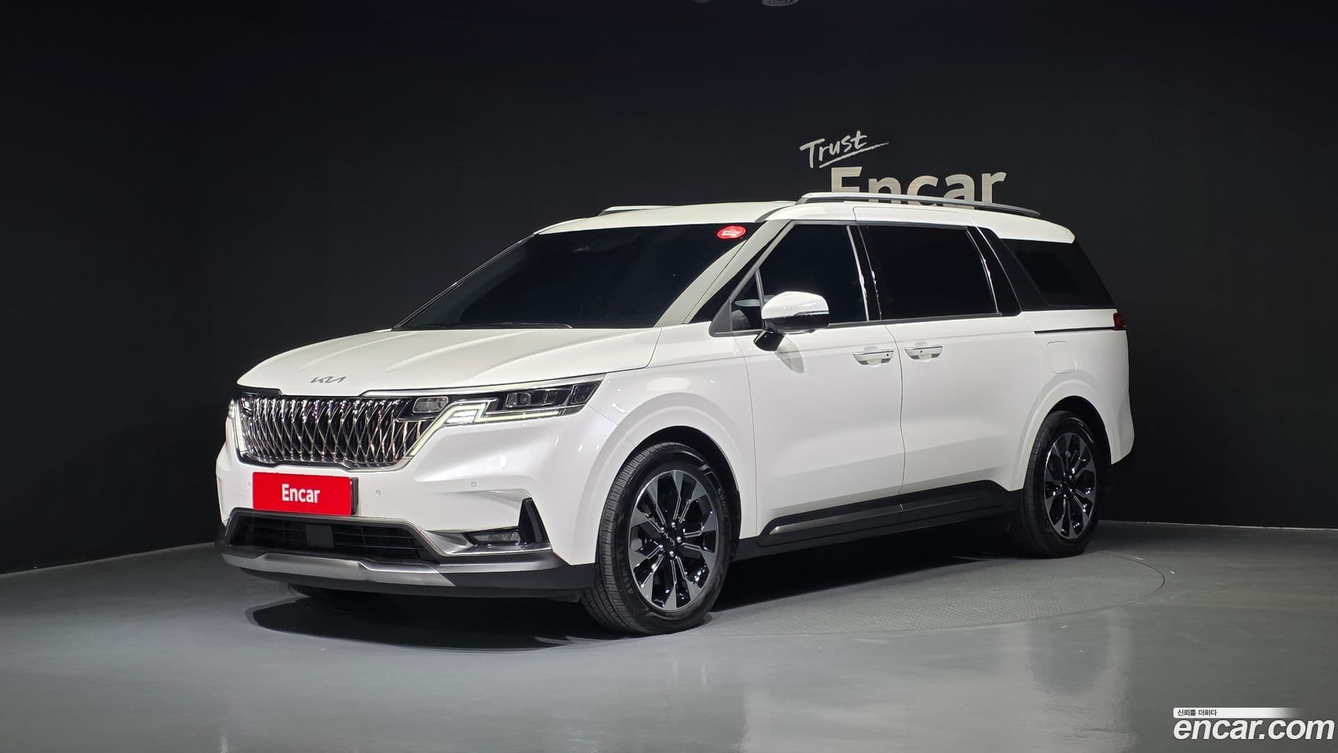 Main__Slider__Photo:Canival Kia 2022.6-0