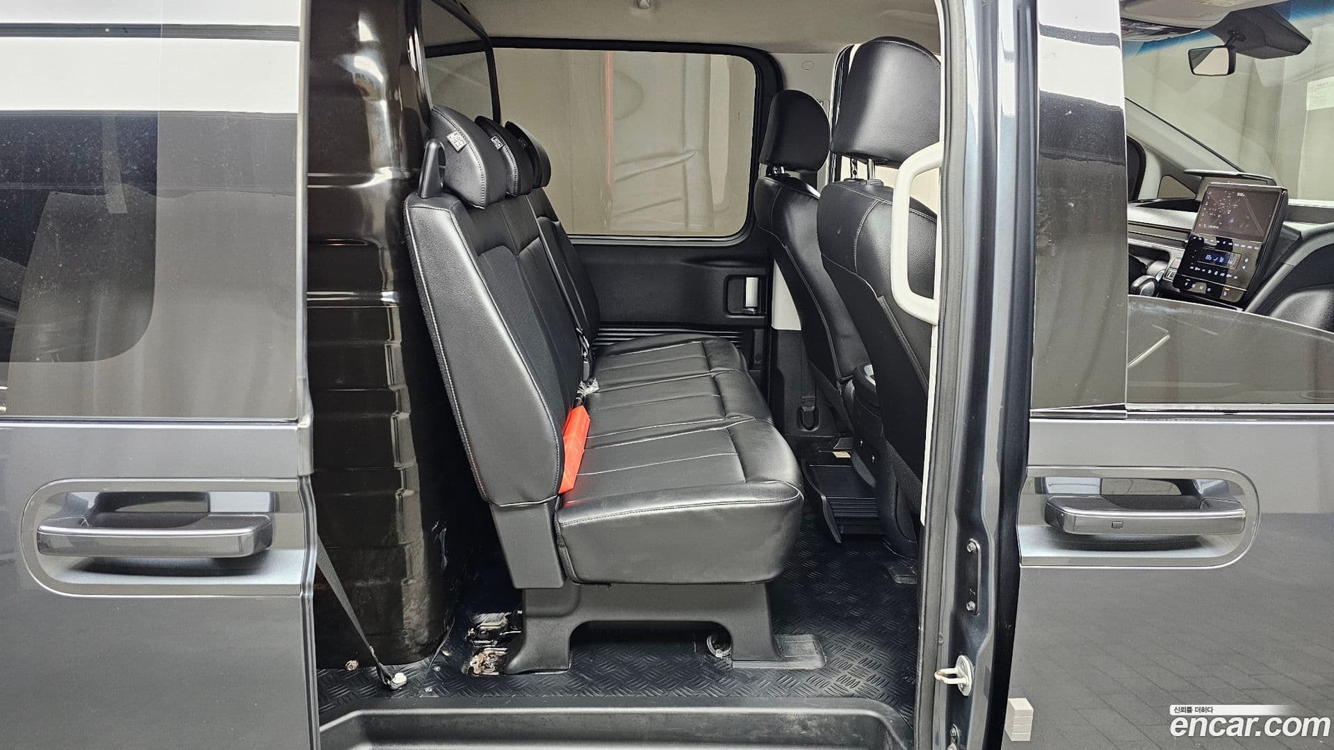 Main__Slider__Photo:Staria Hyundai 2021.7-11