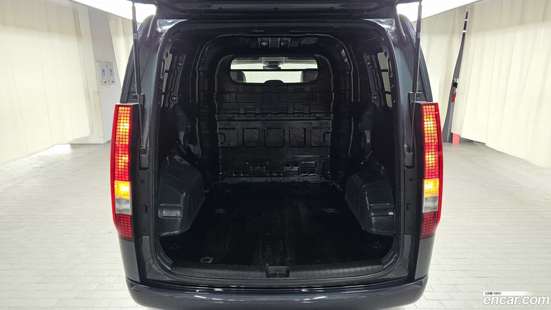 Staria Hyundai 2021.7-OPTION-024