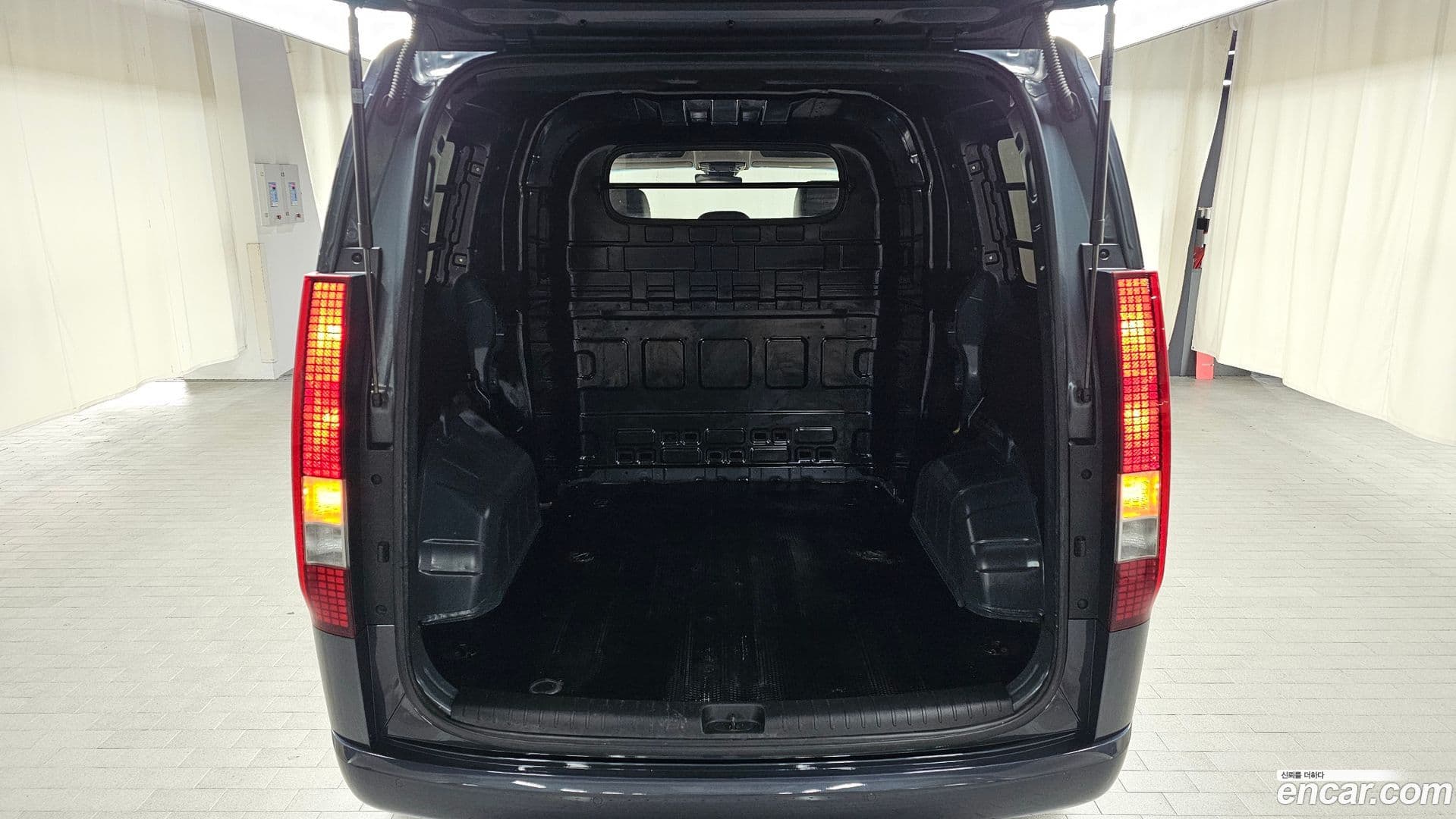 Main__Slider__Photo:Staria Hyundai 2021.7-19