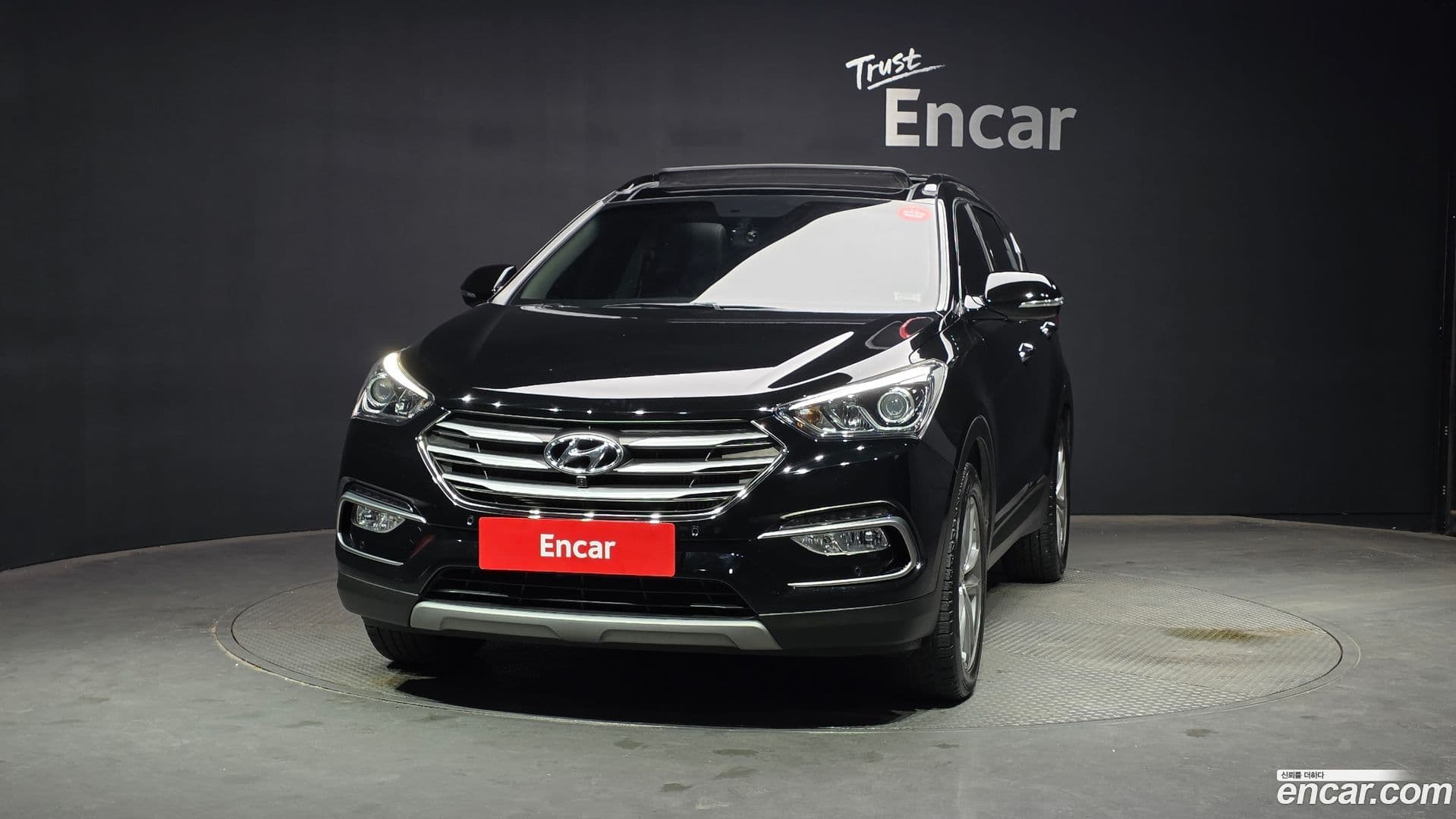 Main__Slider__Photo:Santafe Hyundai 2017.4-2