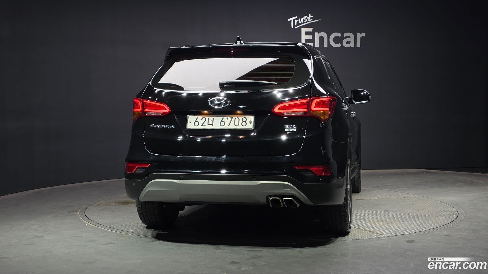 Main__Slider__Photo:Santafe Hyundai 2017.4-3