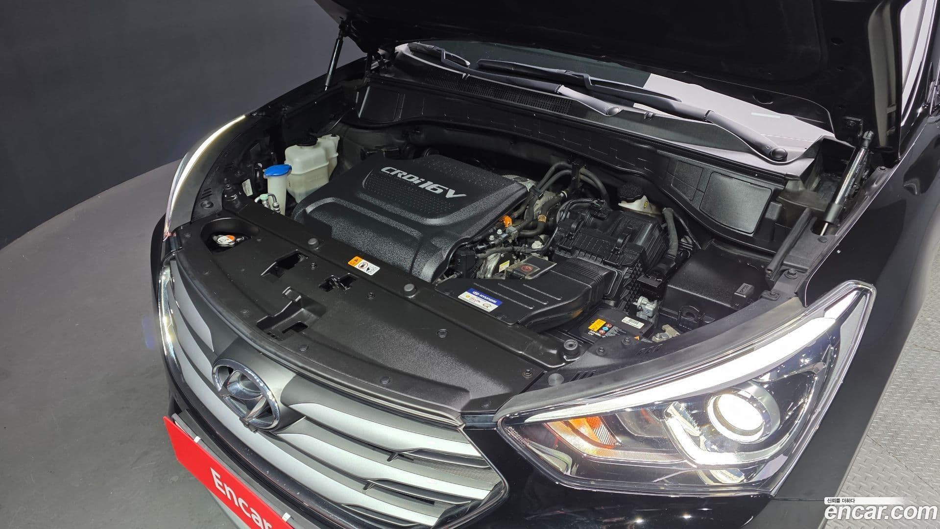 Main__Slider__Photo:Santafe Hyundai 2017.4-5