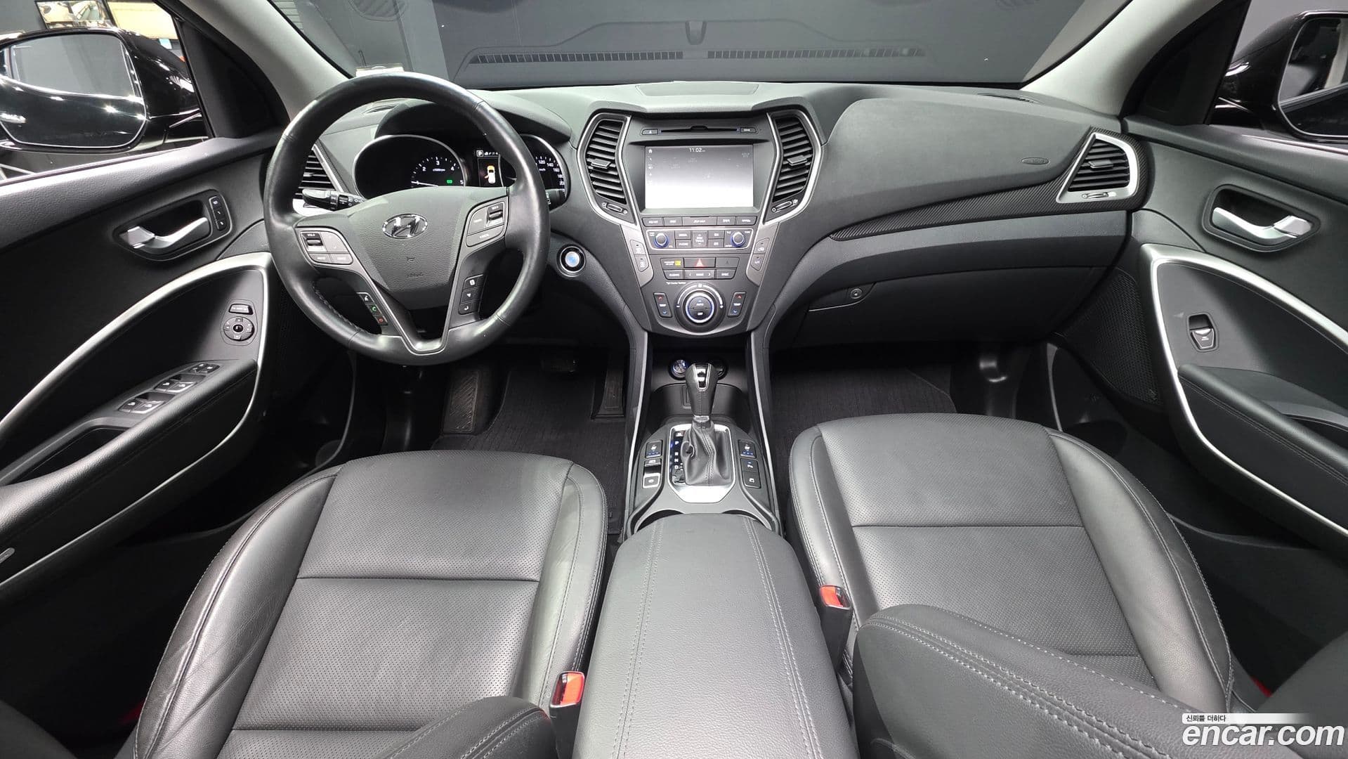 Main__Slider__Photo:Santafe Hyundai 2017.4-6