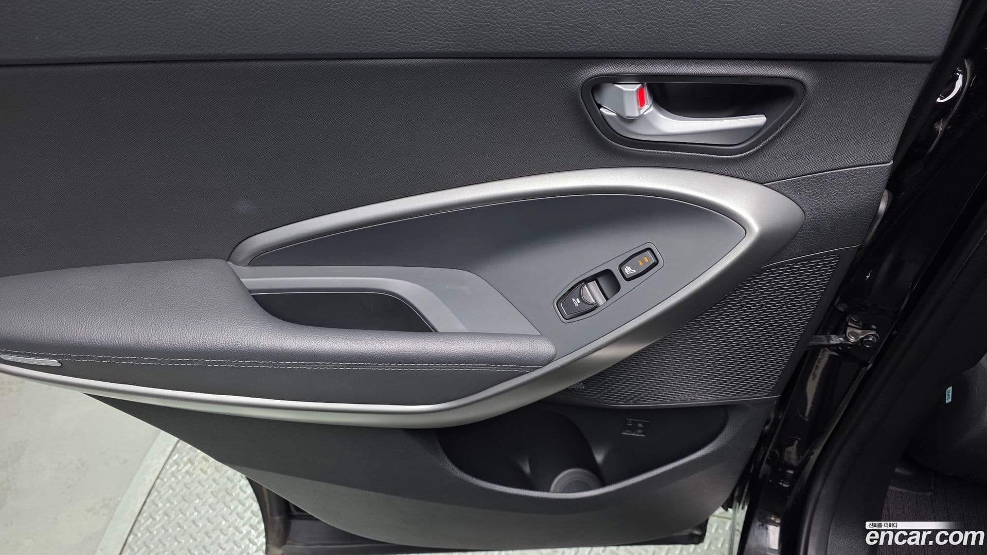 Main__Slider__Photo:Santafe Hyundai 2017.4-17