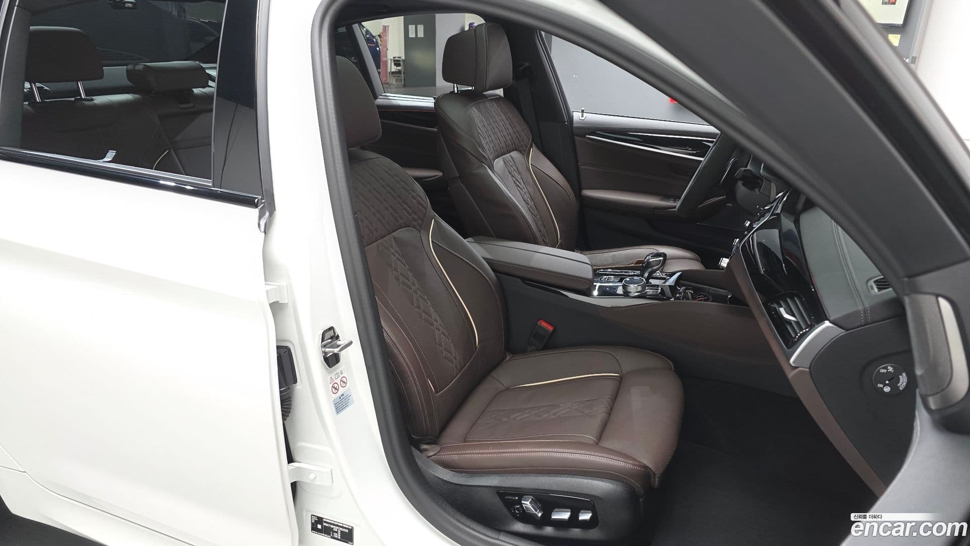 Main__Slider__Photo:5-Series BMW 2023.5-9