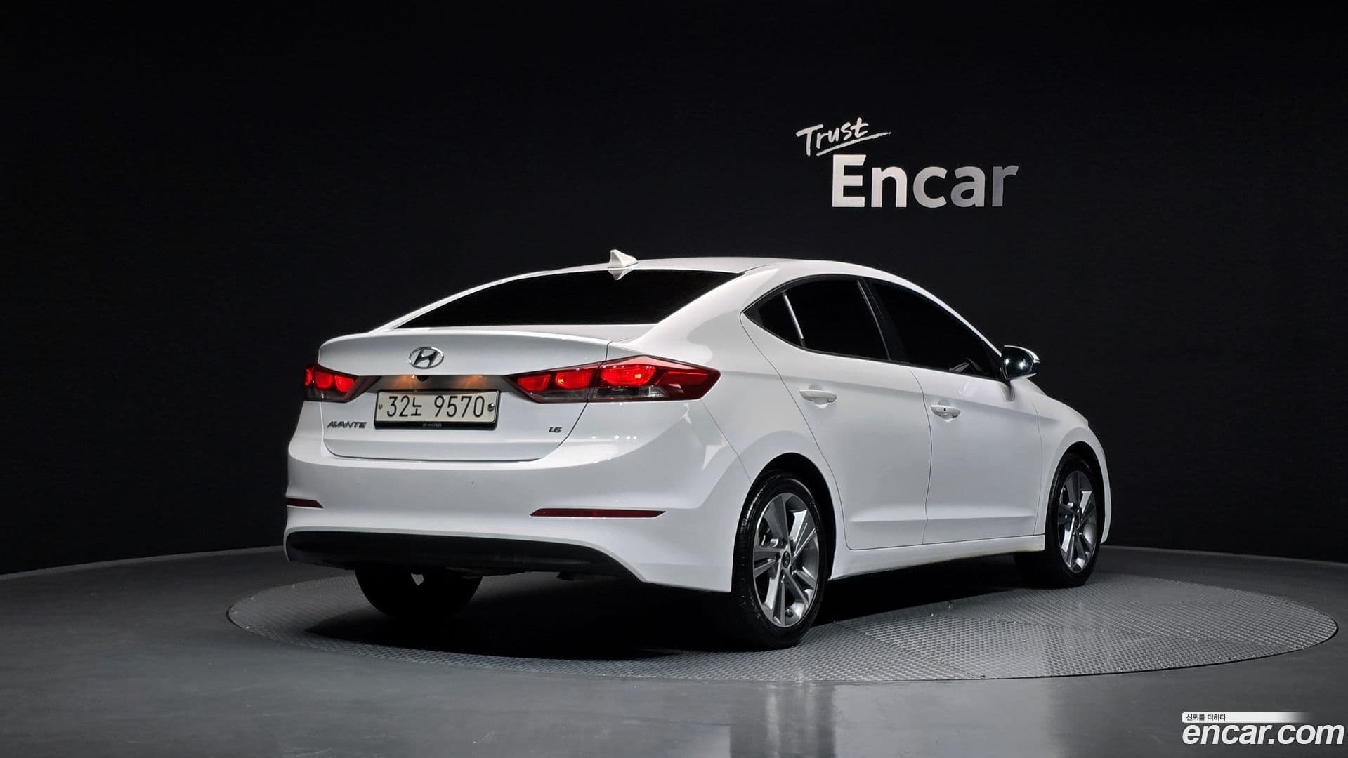 Main__Slider__Photo:AVANTE Hyundai 2018.7-1