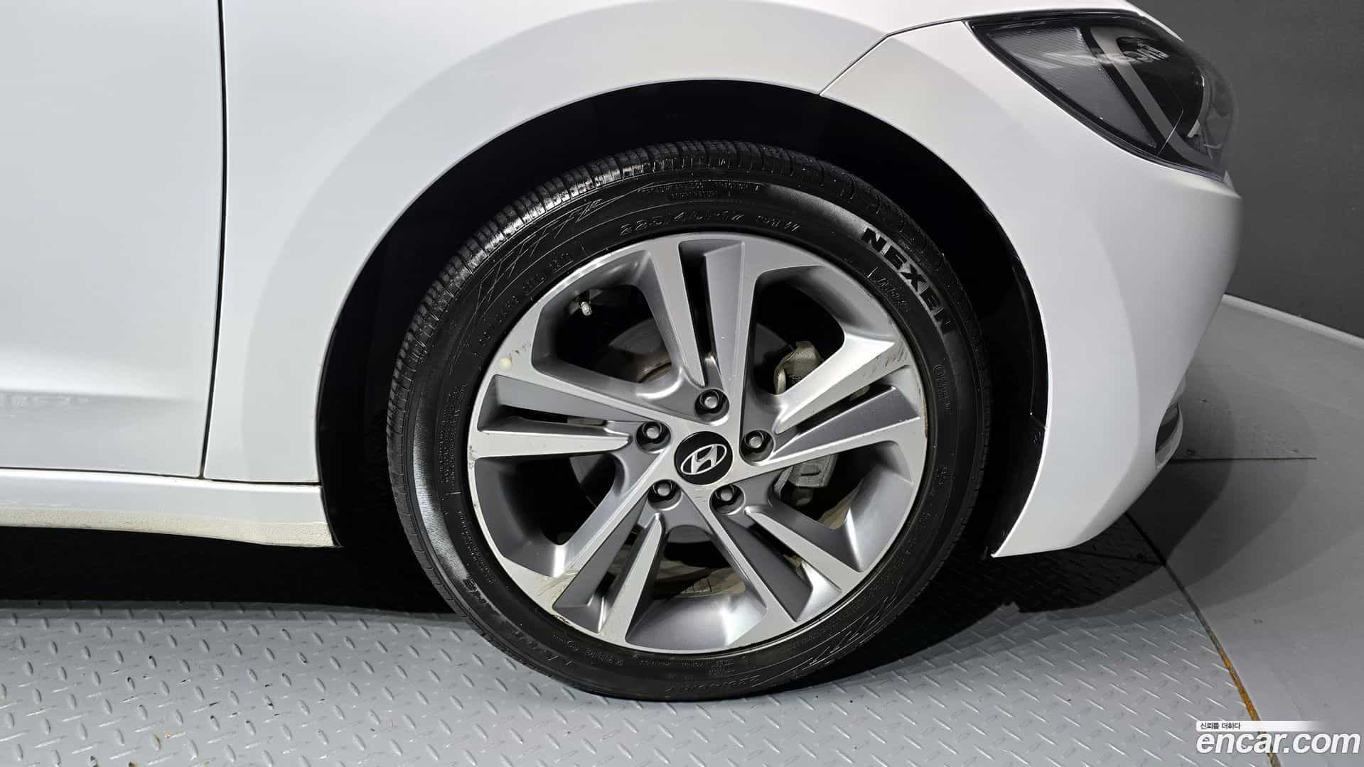 AVANTE Hyundai 2018.7-OUTER-005