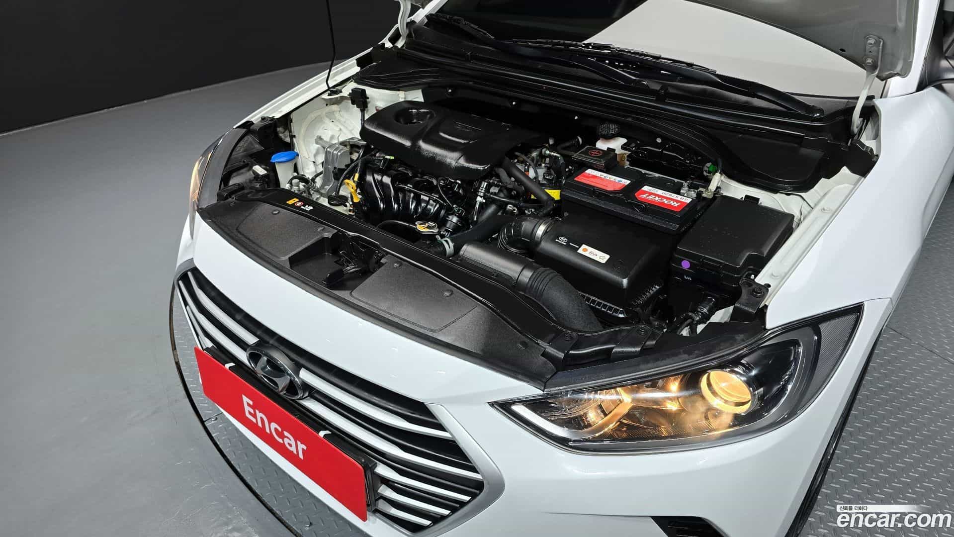 AVANTE Hyundai 2018.7-INNER-006