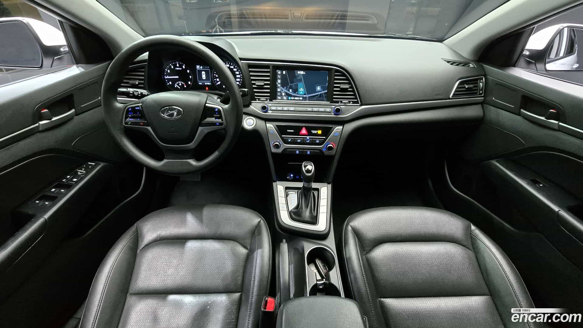 AVANTE Hyundai 2018.7-INNER-007