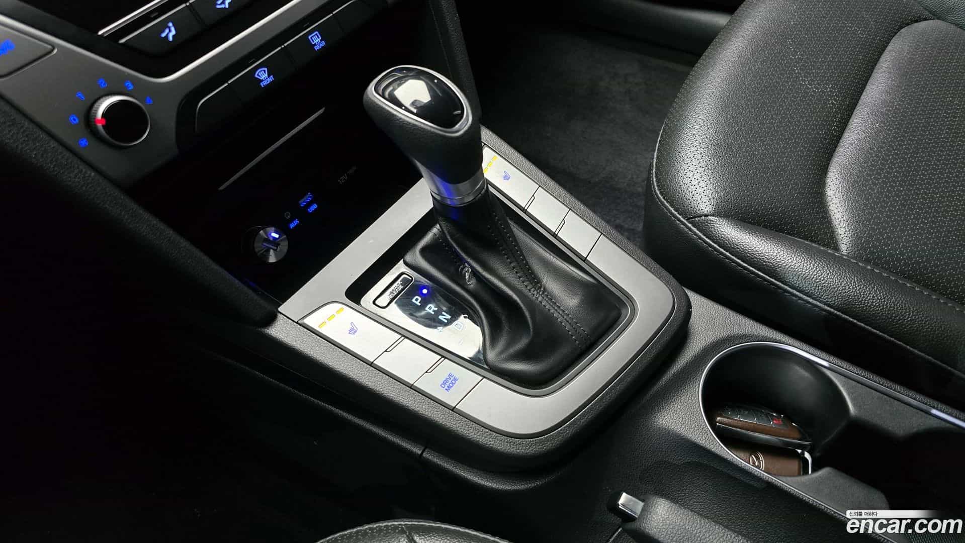 AVANTE Hyundai 2018.7-INNER-009