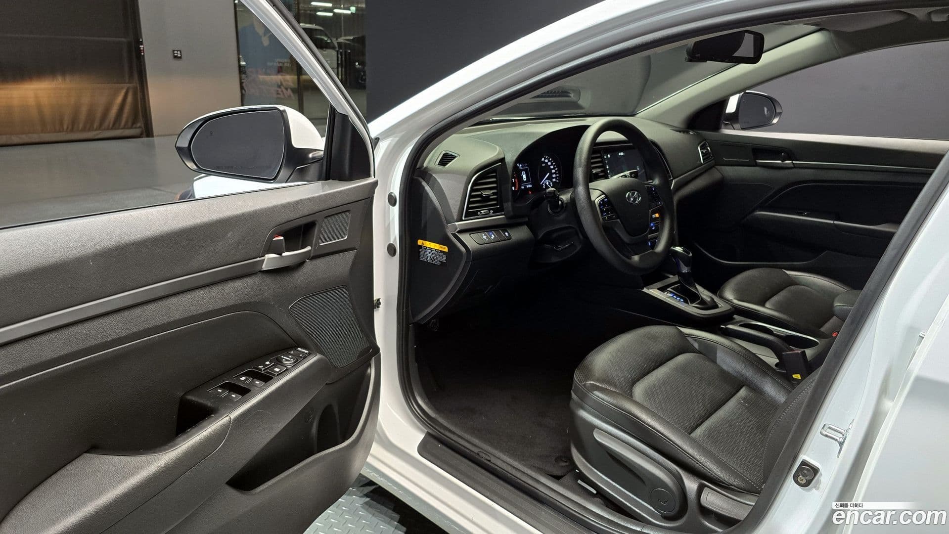 Main__Slider__Photo:AVANTE Hyundai 2018.7-10