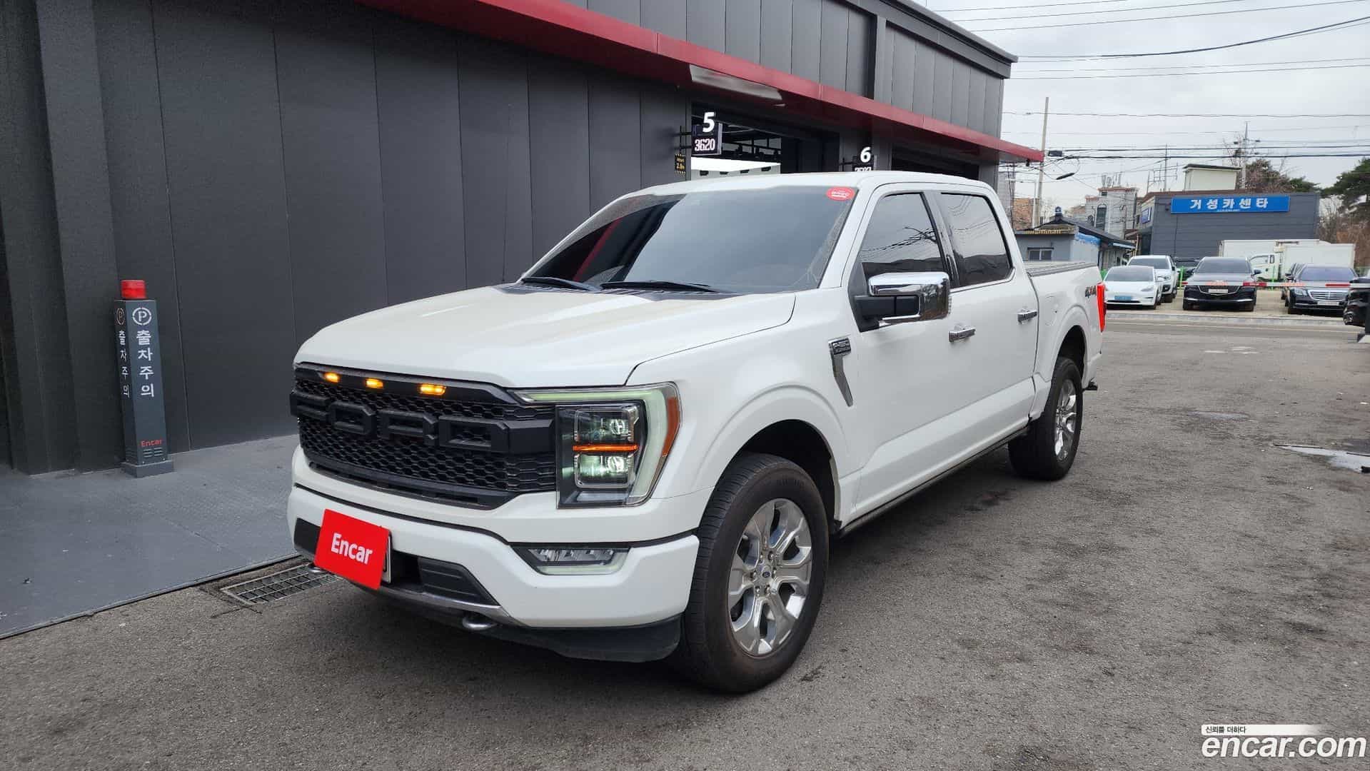 F150 Ford 2021.8-OUTER-001