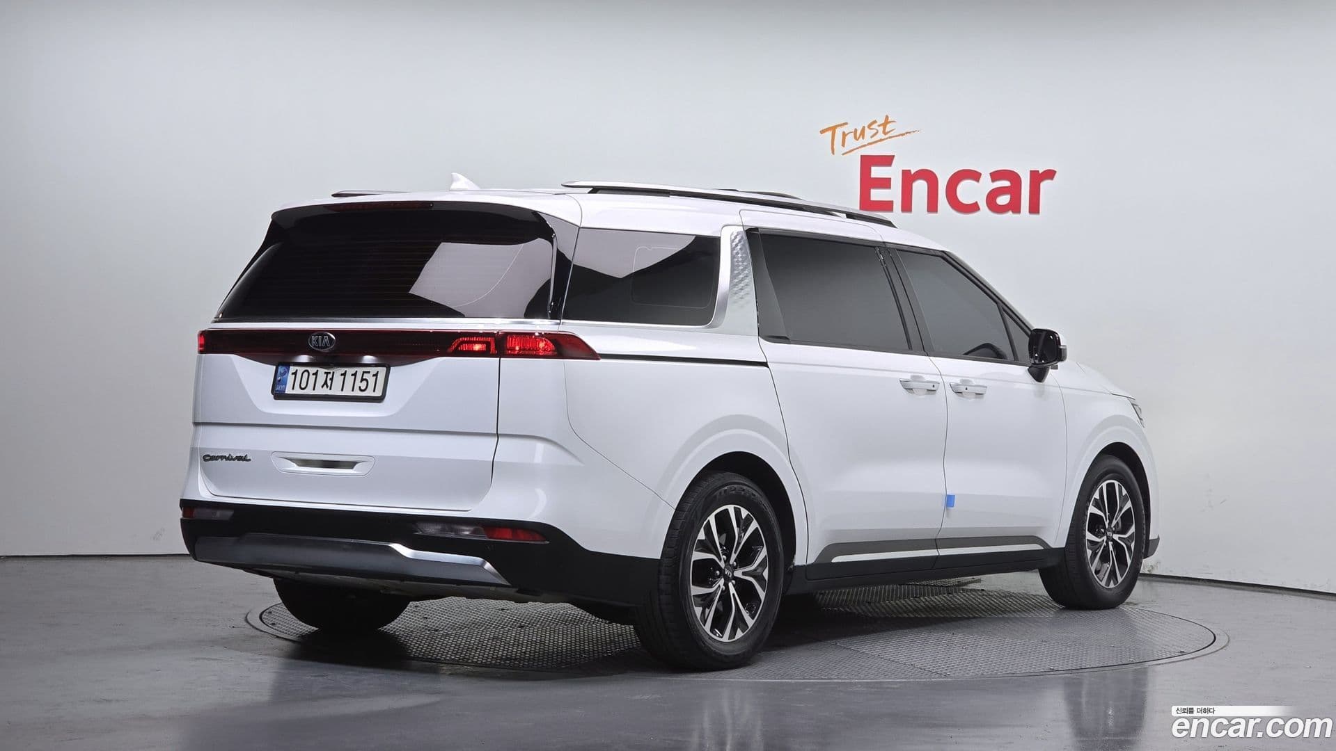 Main__Slider__Photo:Canival Kia 2021.4-1