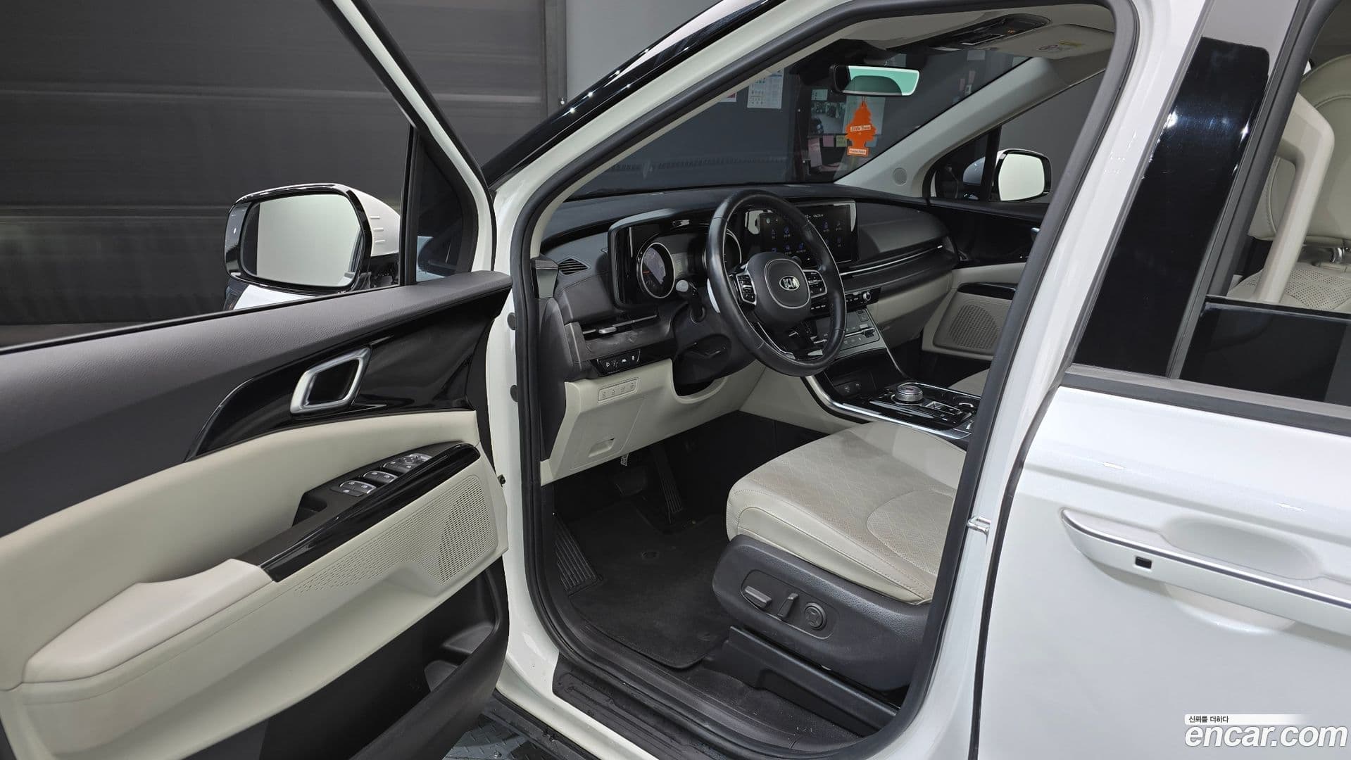 Main__Slider__Photo:Canival Kia 2021.4-9