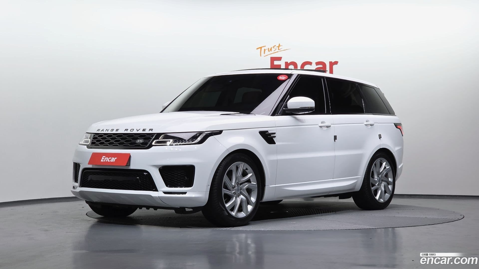 Main__Slider__Photo:Range Rover Sport Land Rover 2021.6-0
