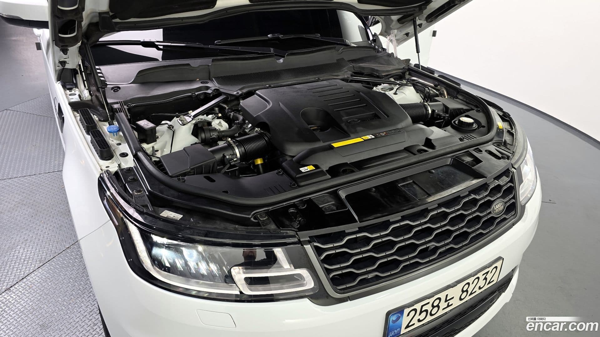 Main__Slider__Photo:Range Rover Sport Land Rover 2021.6-5