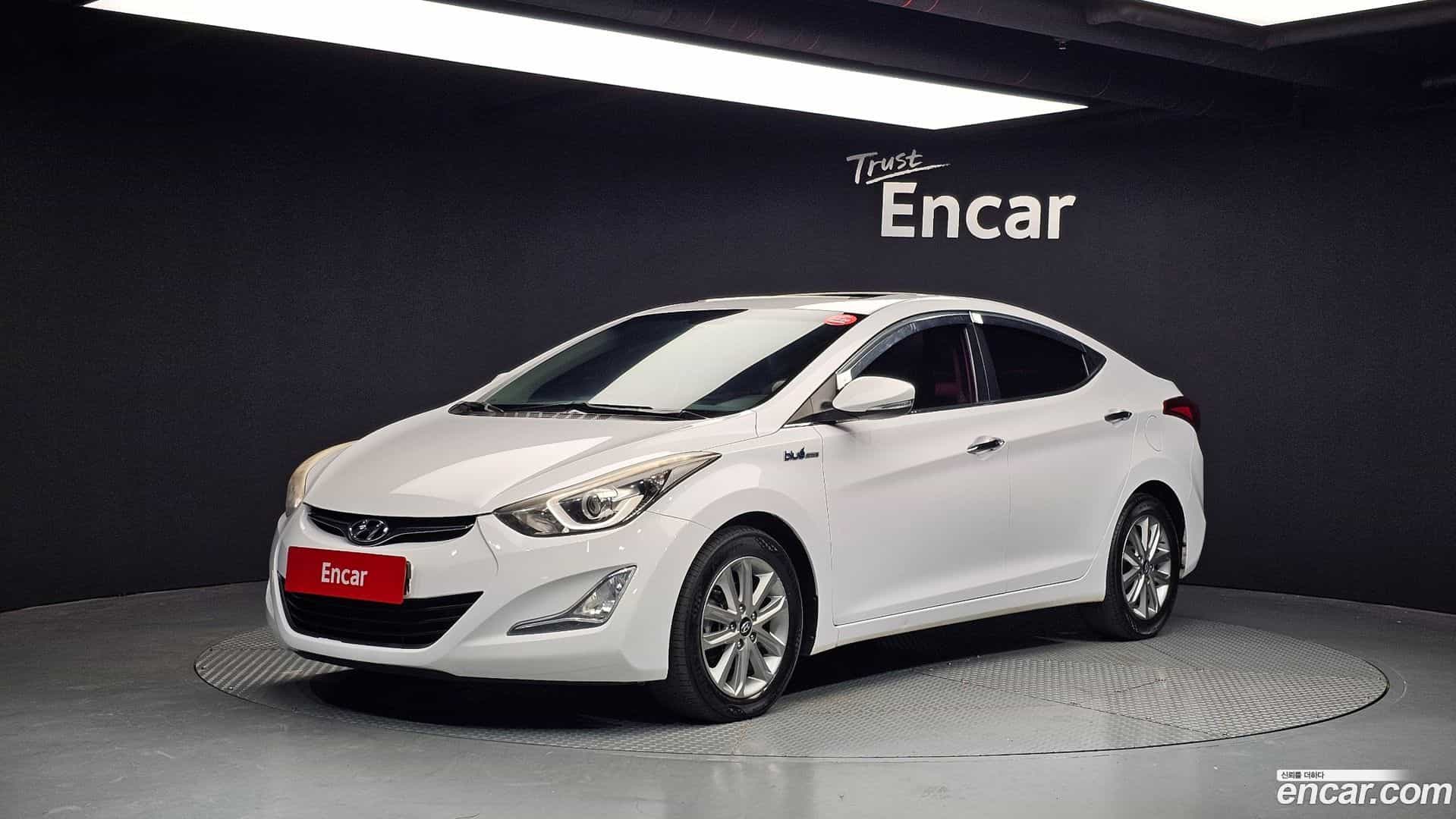 AVANTE Hyundai 2013.11-OUTER-001