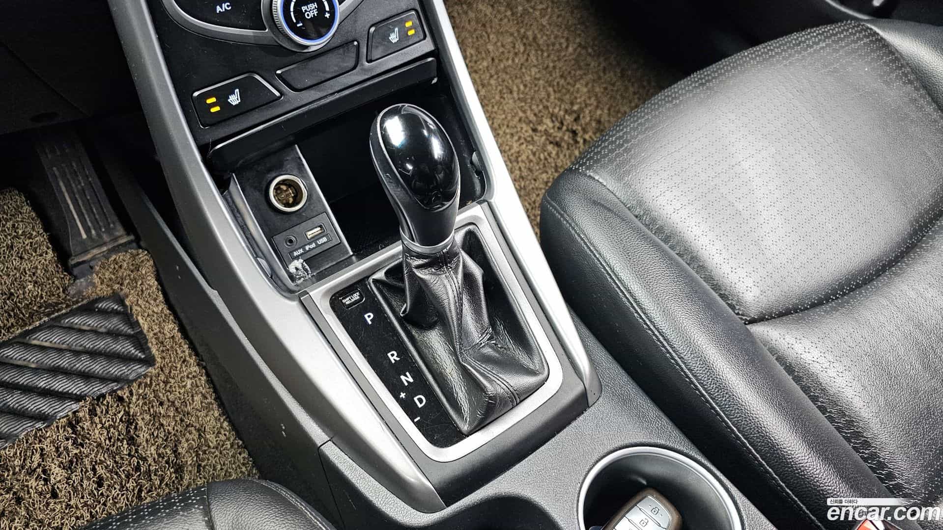 AVANTE Hyundai 2013.11-INNER-009