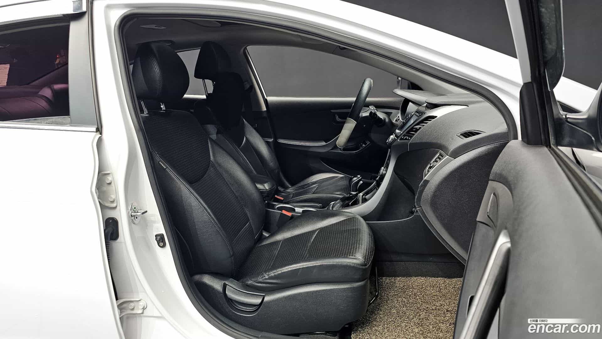 AVANTE Hyundai 2013.11-INNER-010