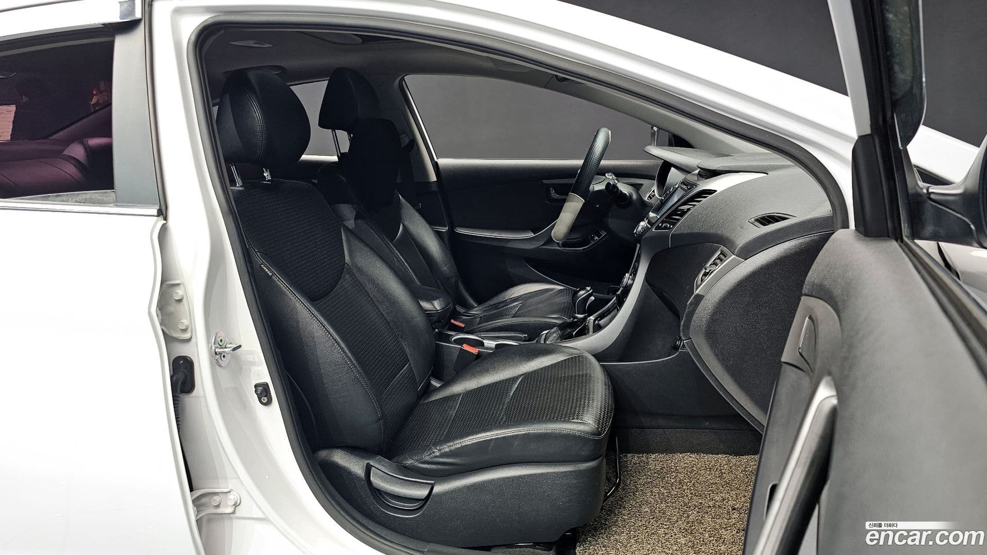 Main__Slider__Photo:AVANTE Hyundai 2013.11-9