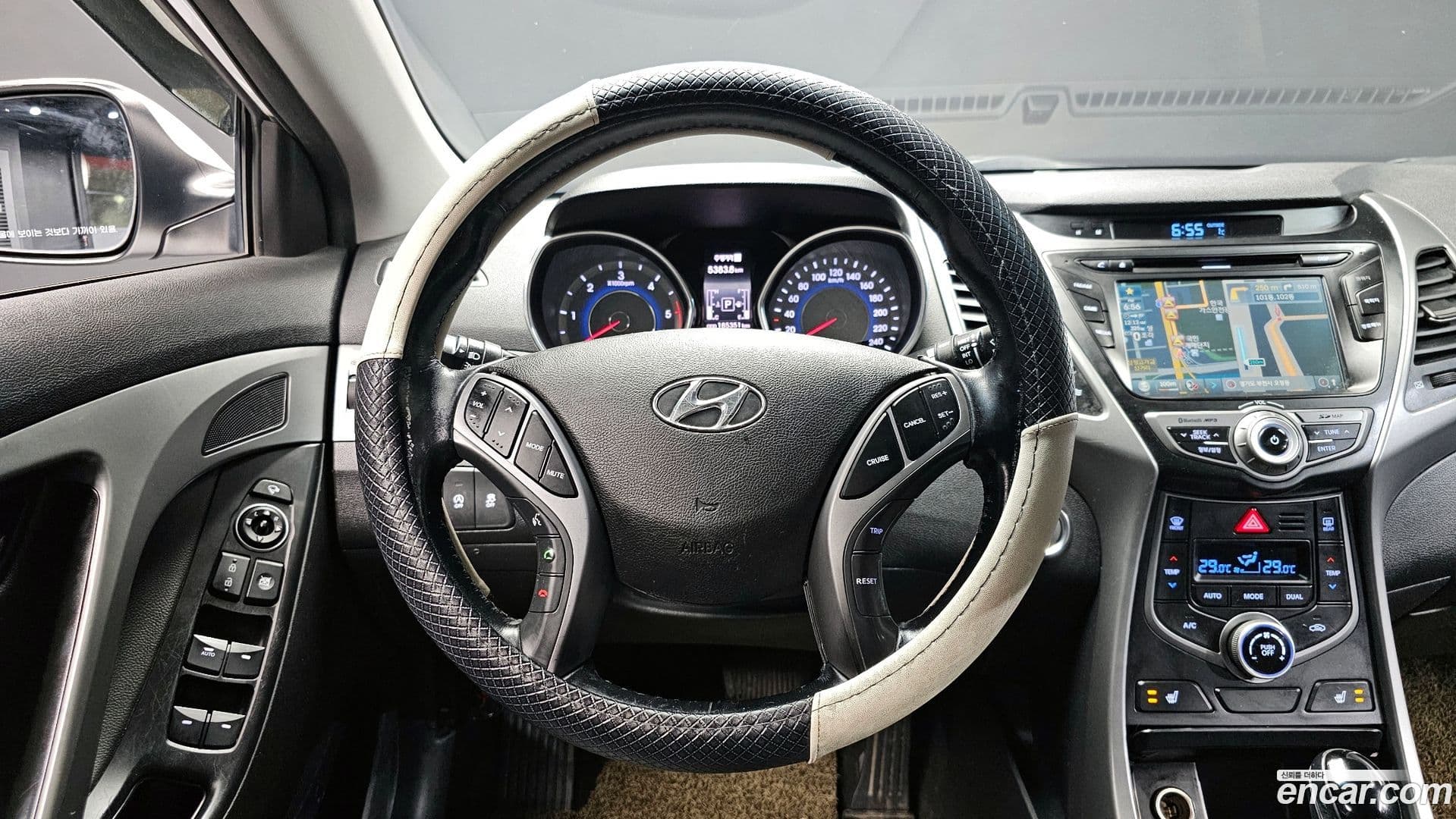 Main__Slider__Photo:AVANTE Hyundai 2013.11-12