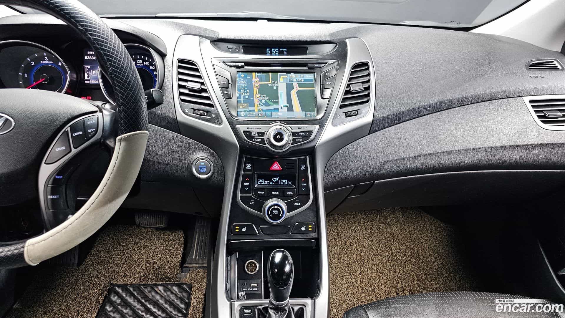 AVANTE Hyundai 2013.11-OPTION-018