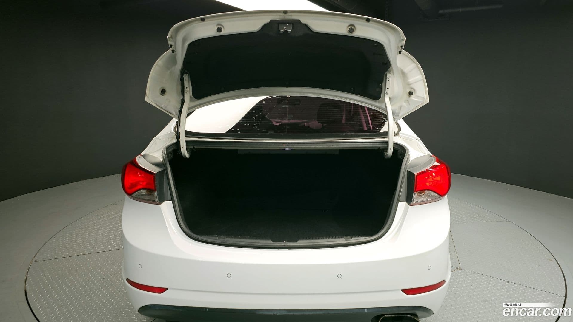 Main__Slider__Photo:AVANTE Hyundai 2013.11-19