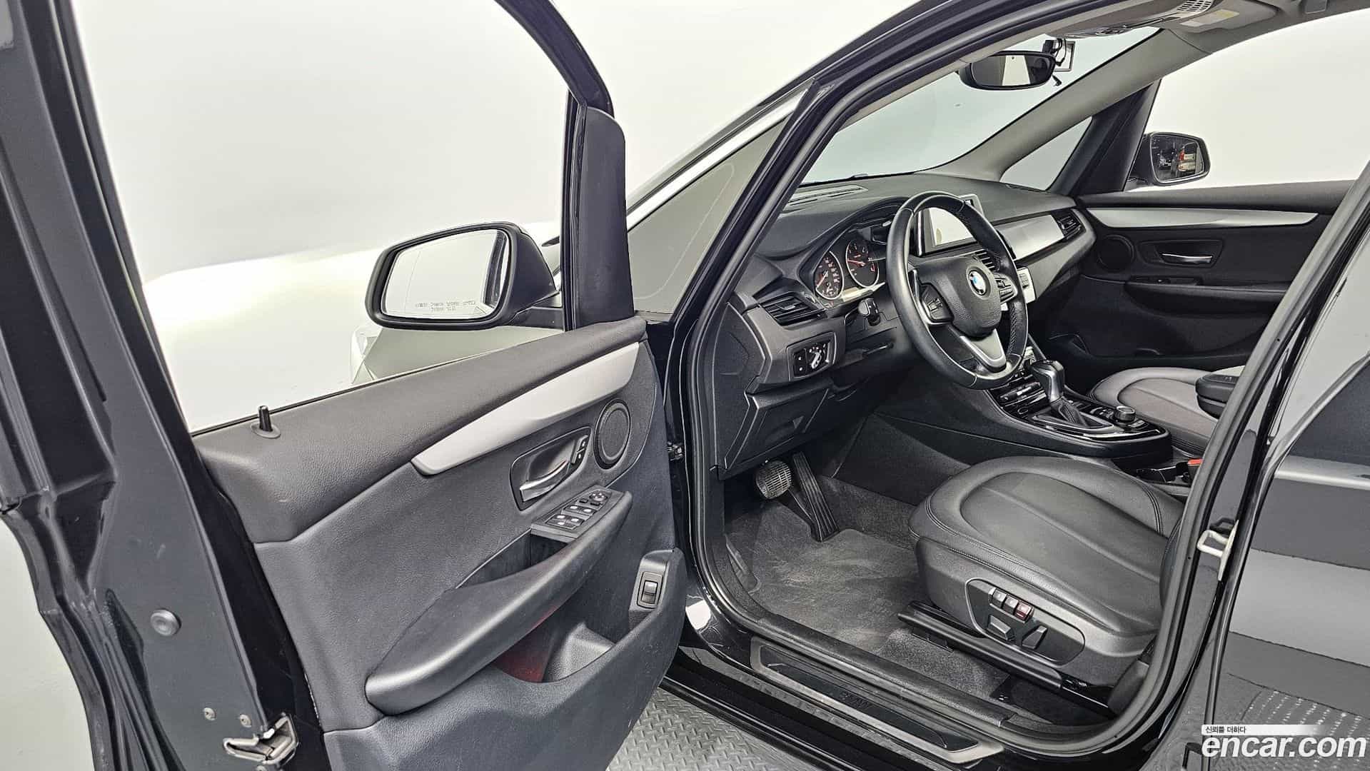 2-Series BMW 2015.8-INNER-010