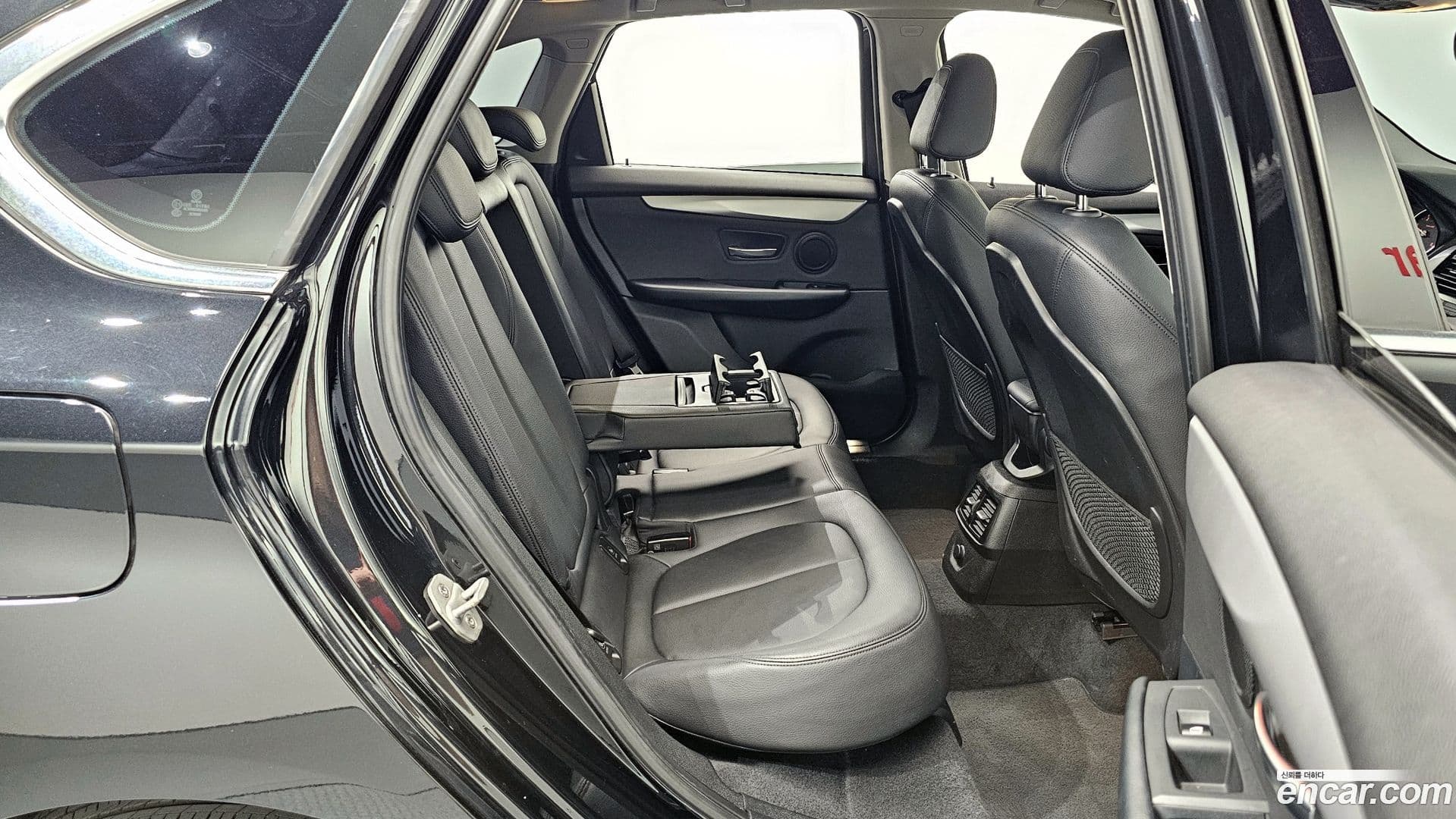 Main__Slider__Photo:2-Series BMW 2015.8-10