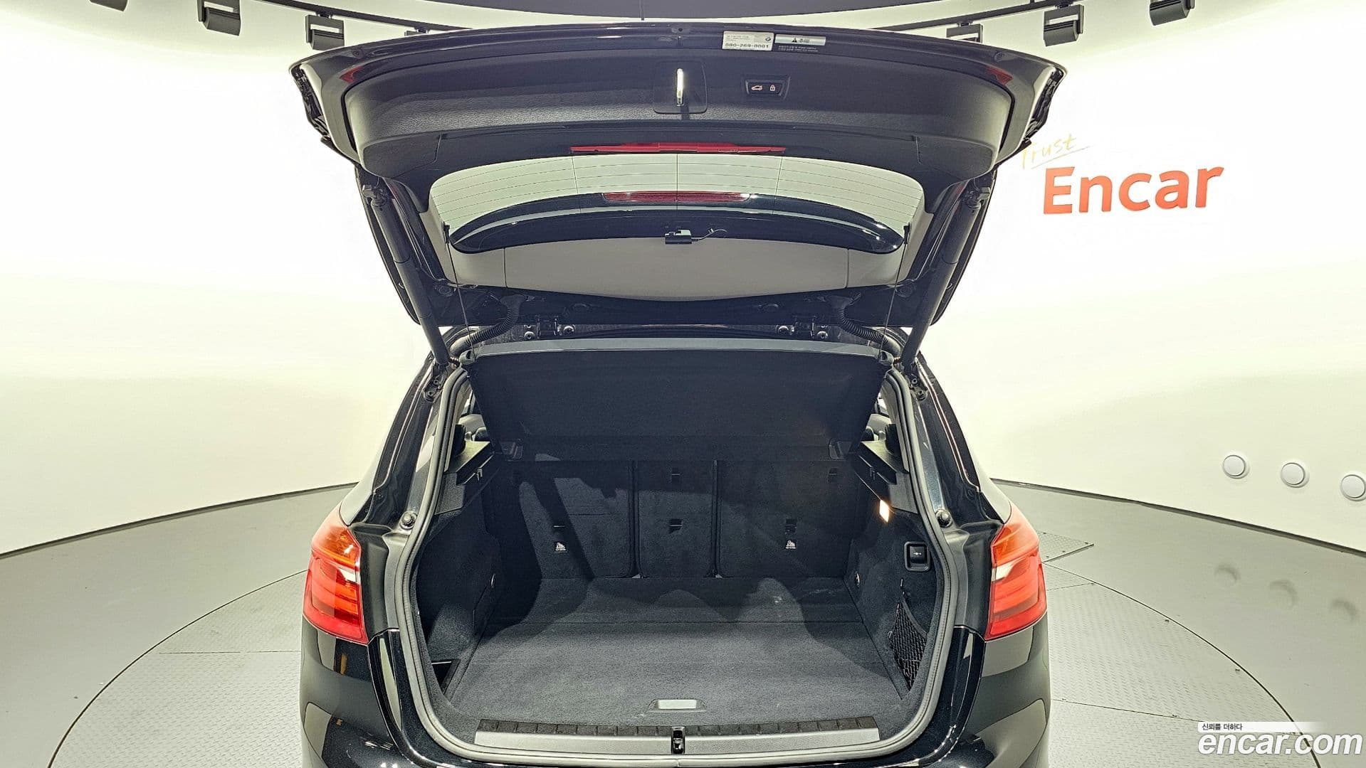 Main__Slider__Photo:2-Series BMW 2015.8-19