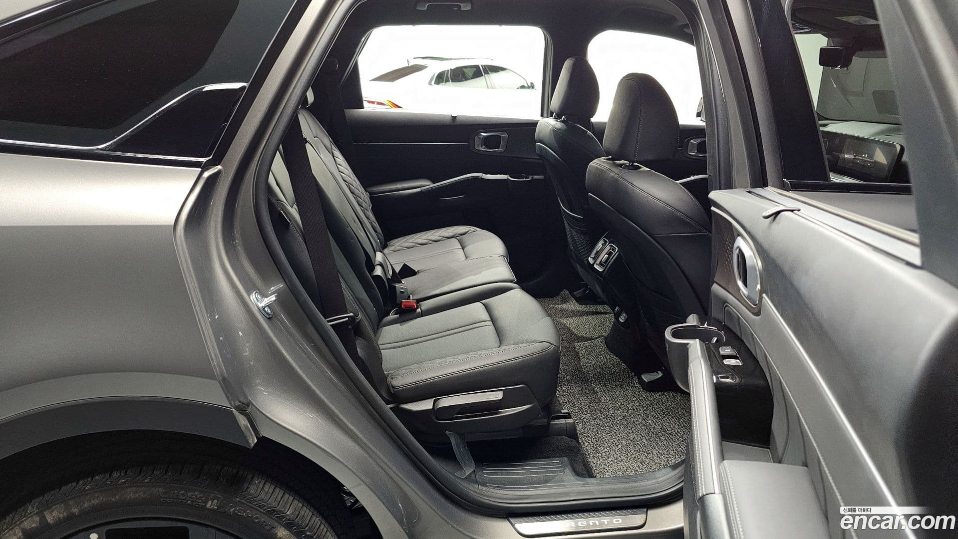 Main__Slider__Photo:Sorento Kia 2025.3-11