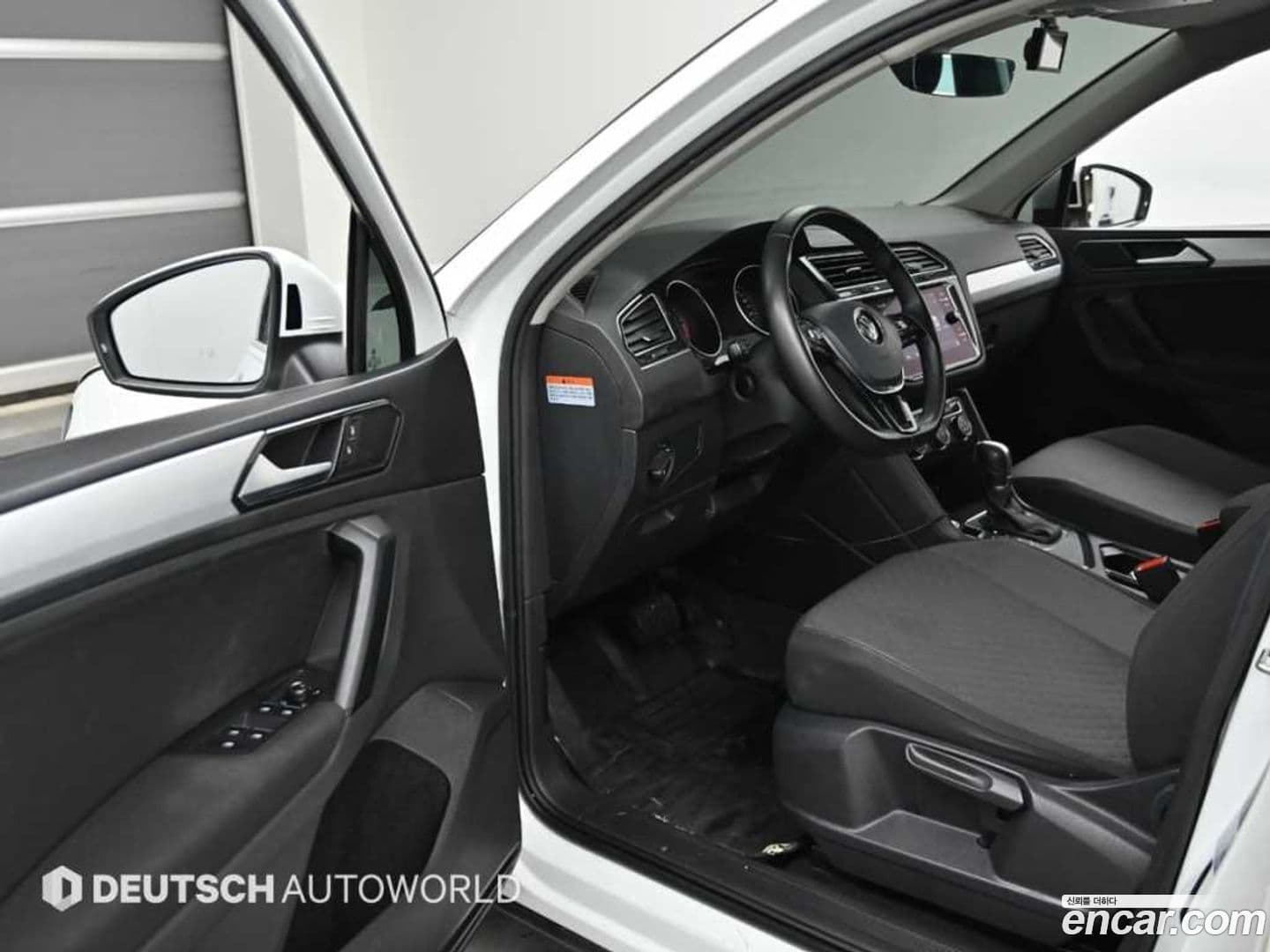 Main__Slider__Photo:Tiguan Volkswagen 2018.7-10