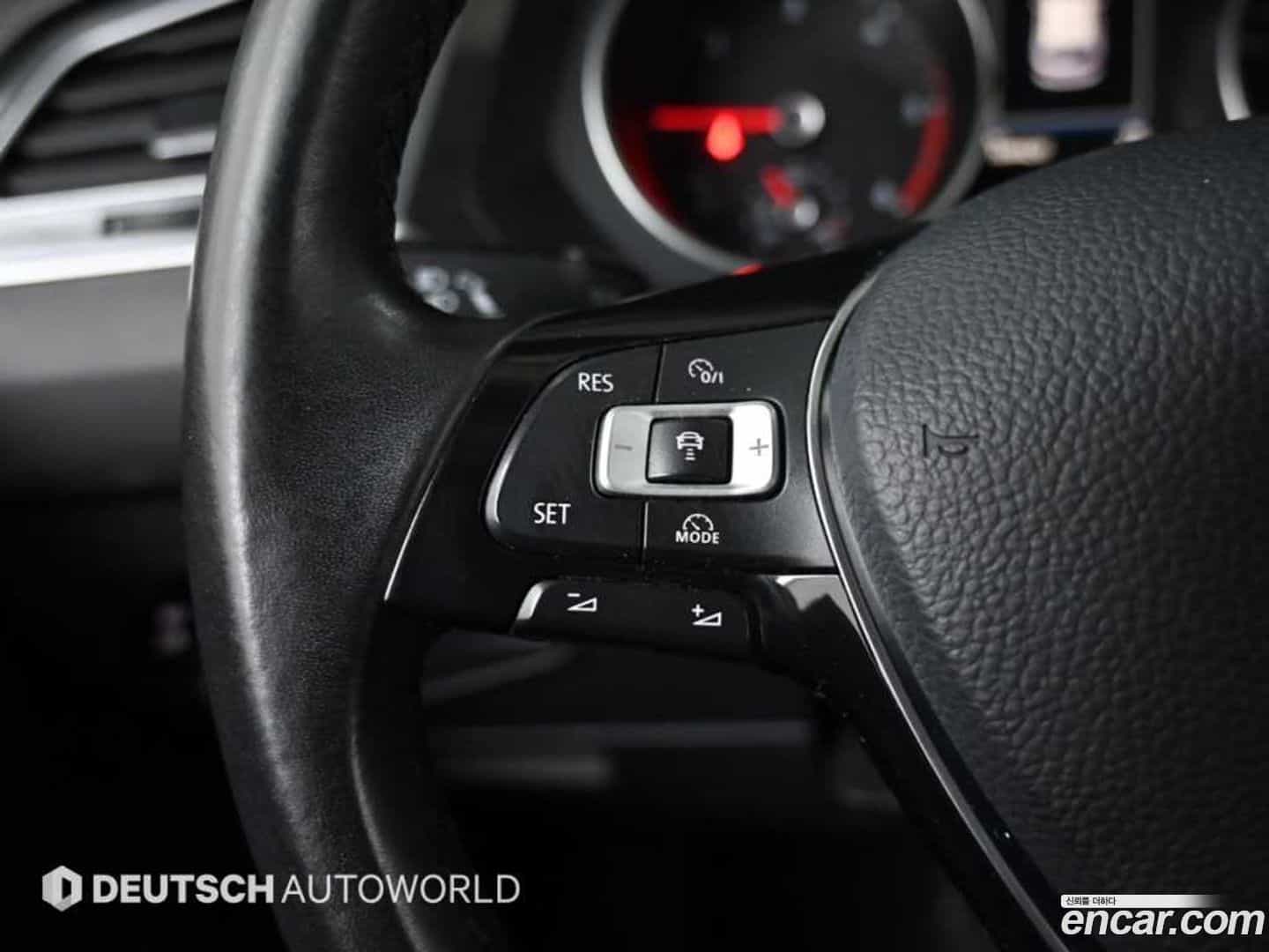 Tiguan Volkswagen 2018.7-OPTION-023