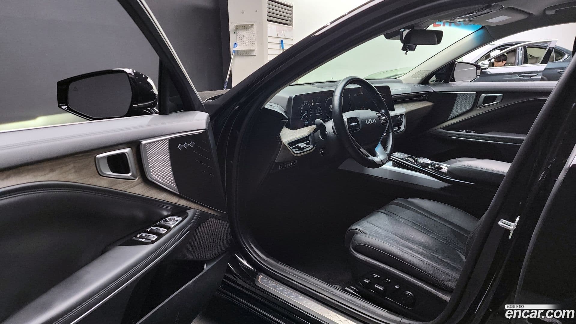 Main__Slider__Photo:K8 Kia 2022.7-9