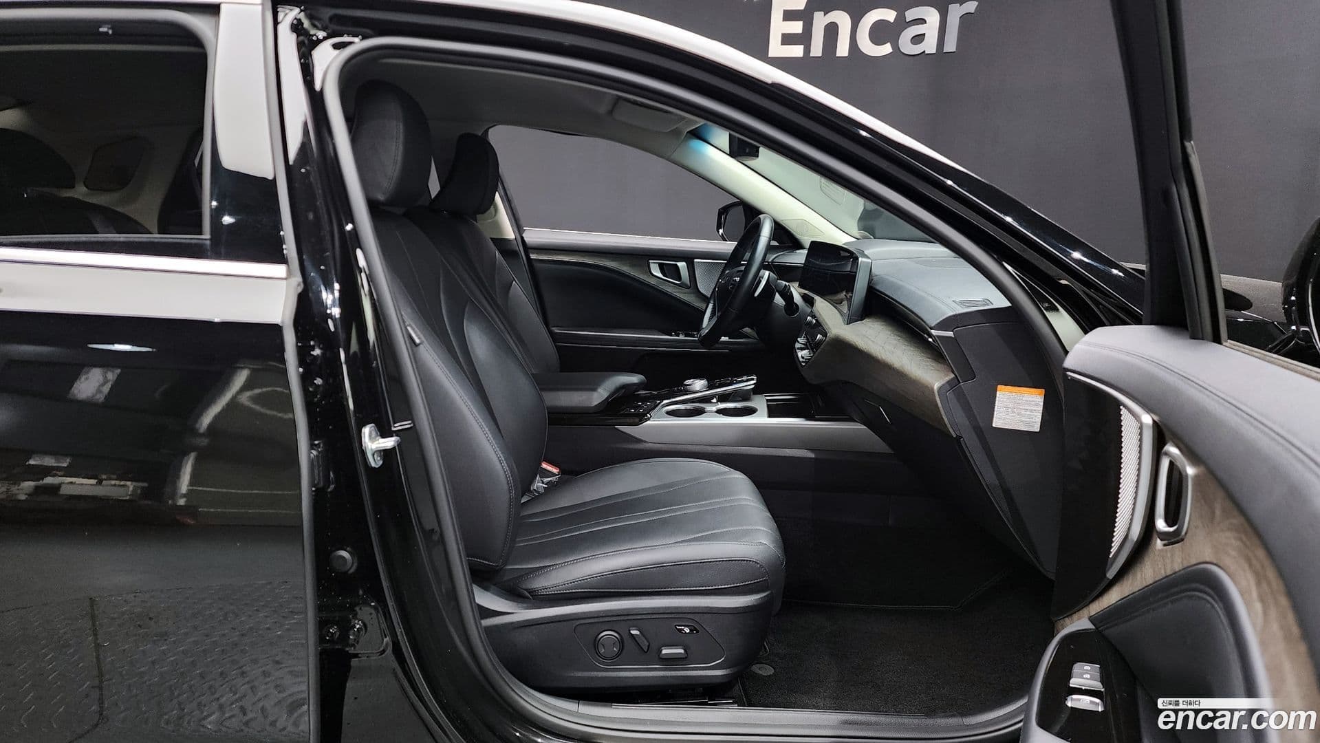 Main__Slider__Photo:K8 Kia 2022.7-10