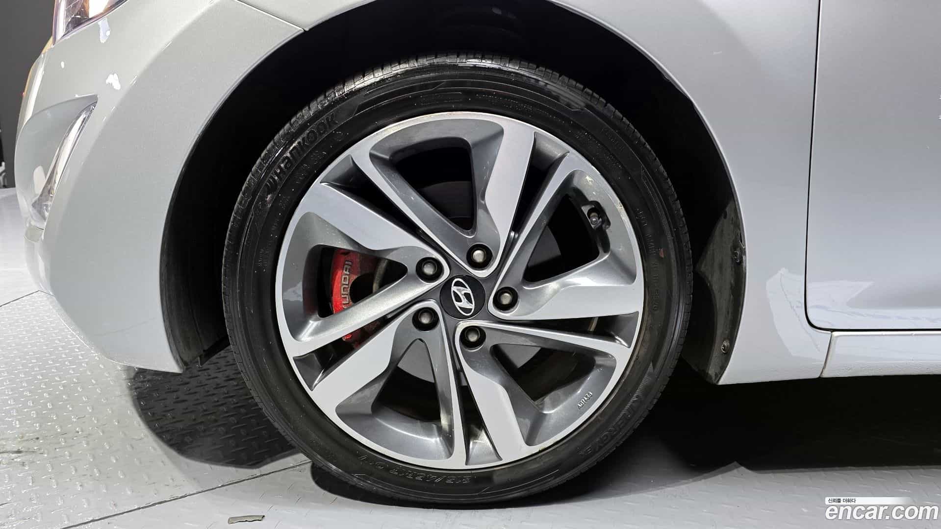 AVANTE Hyundai 2013.8-OUTER-005