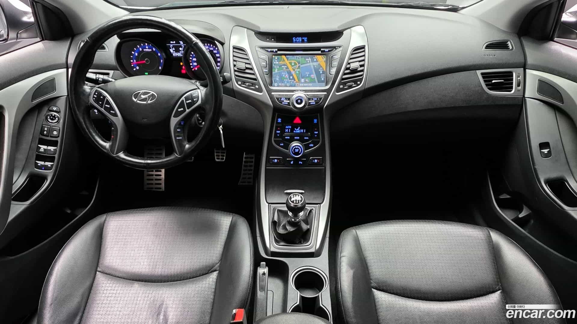 AVANTE Hyundai 2013.8-INNER-007