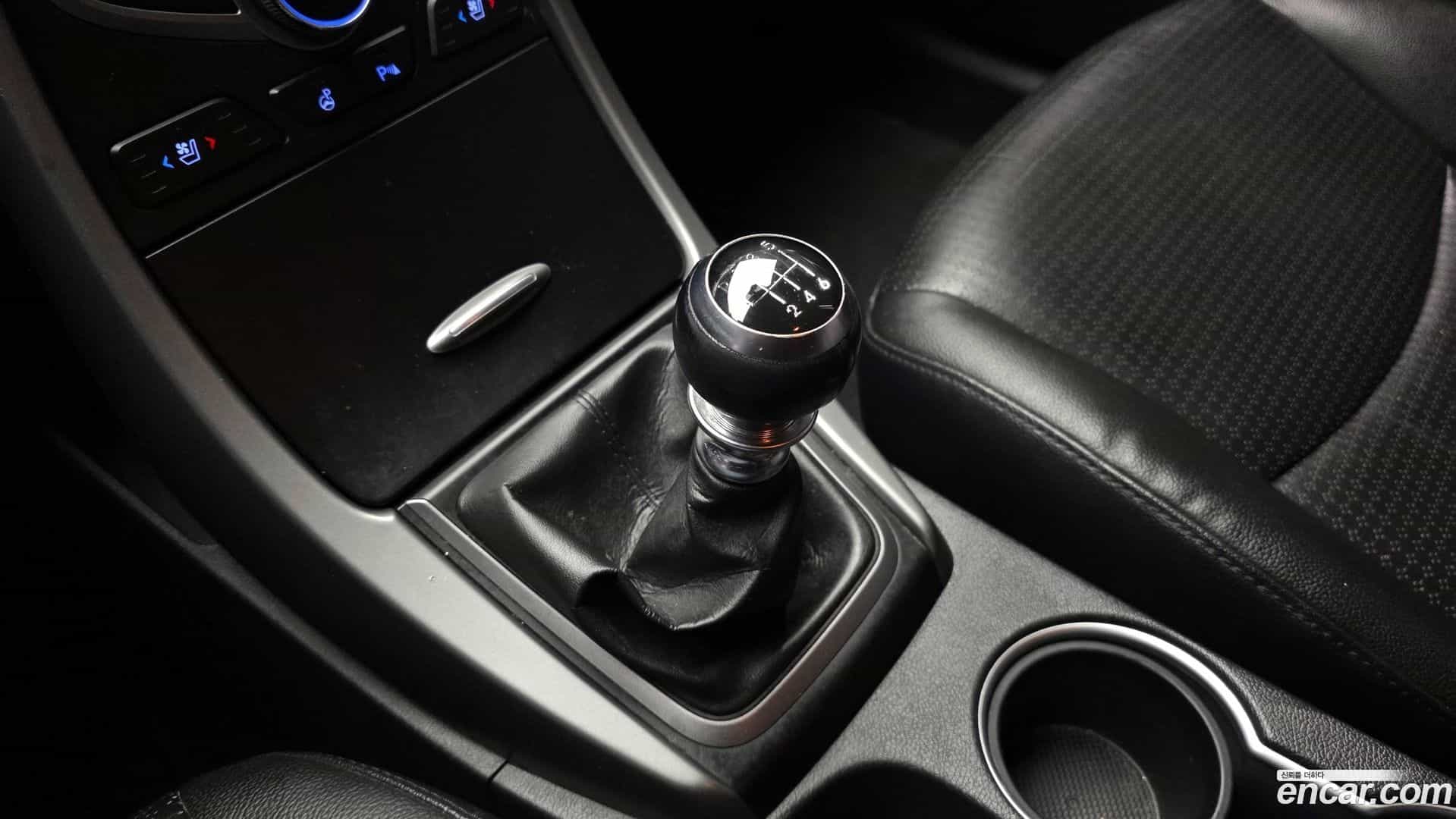 AVANTE Hyundai 2013.8-INNER-009