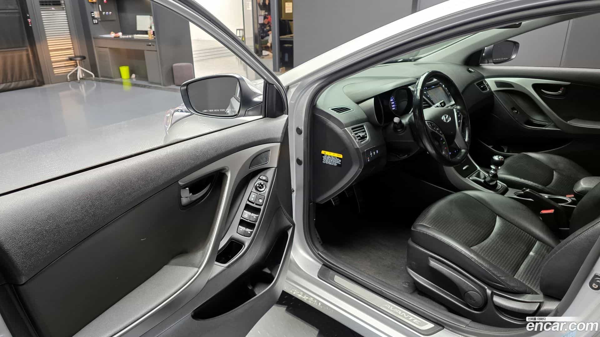 AVANTE Hyundai 2013.8-OPTION-015