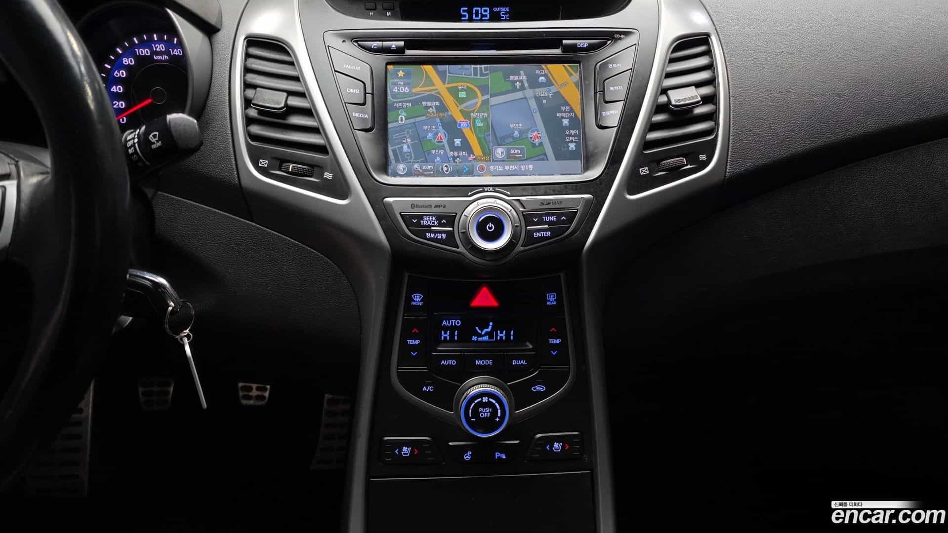 AVANTE Hyundai 2013.8-OPTION-020