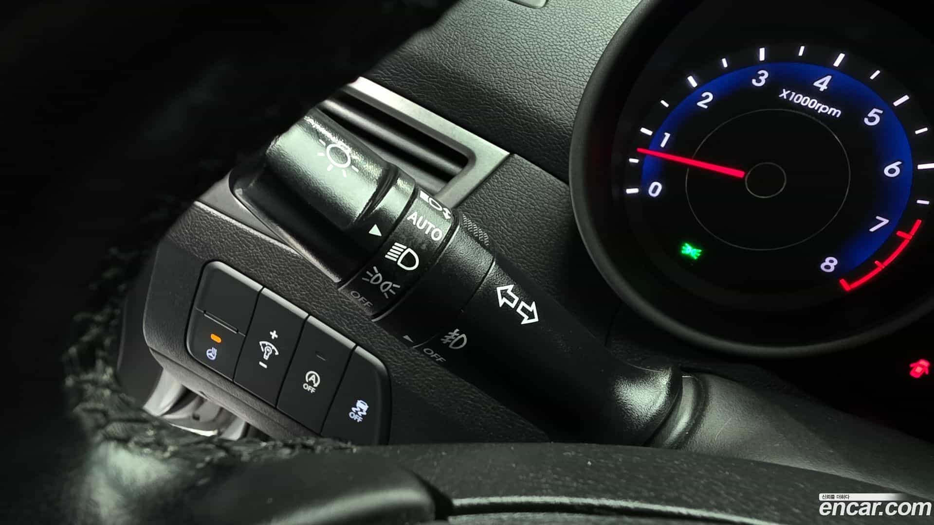 AVANTE Hyundai 2013.8-OPTION-022