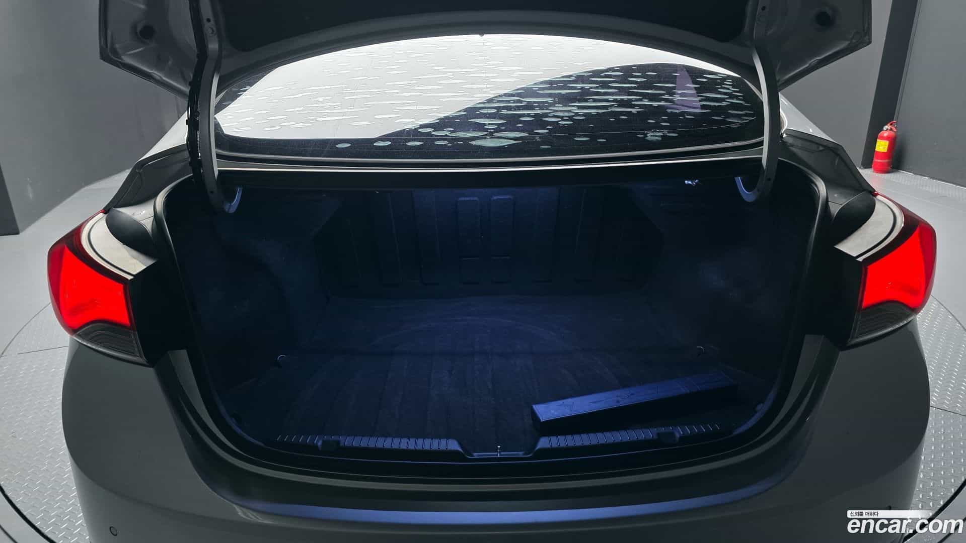 AVANTE Hyundai 2013.8-OPTION-024